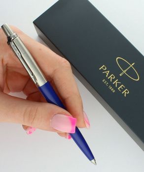 Parker Jotter 2123427 Niebieski CT – ikona lat 50. w nowoczesnym wydaniu z grawerem parker.jpg